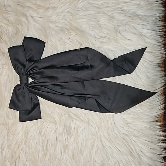 Halara Hair Bow - Picture 4 of 9